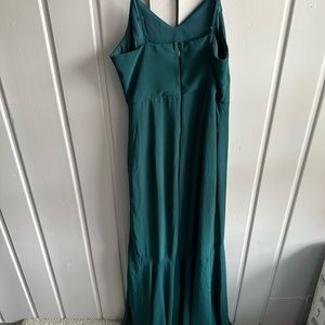 Stunning Forrest green maxi wedding guest dress from Lulus